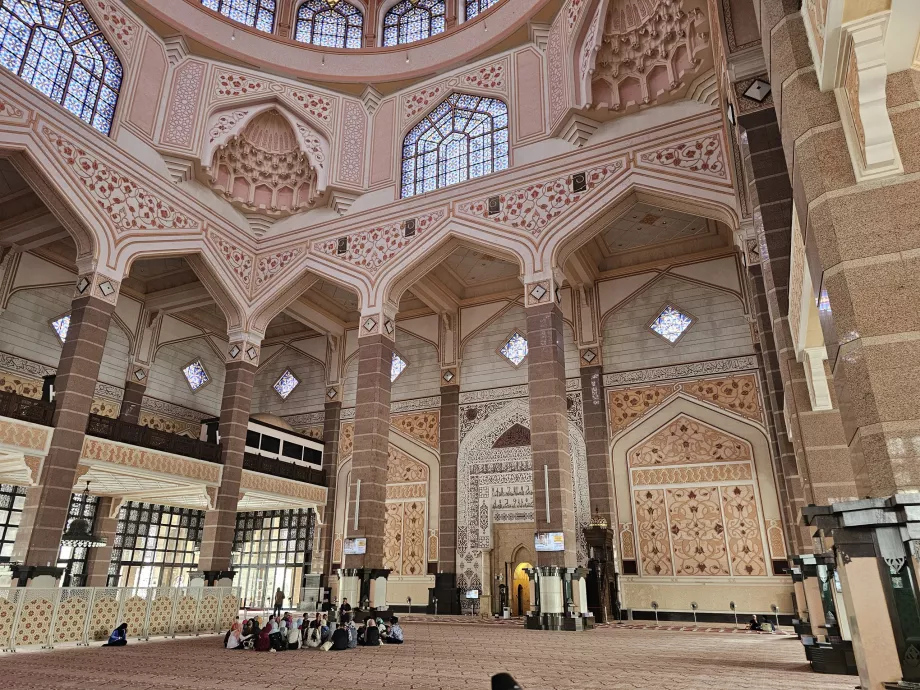 Interior Masjid Putra