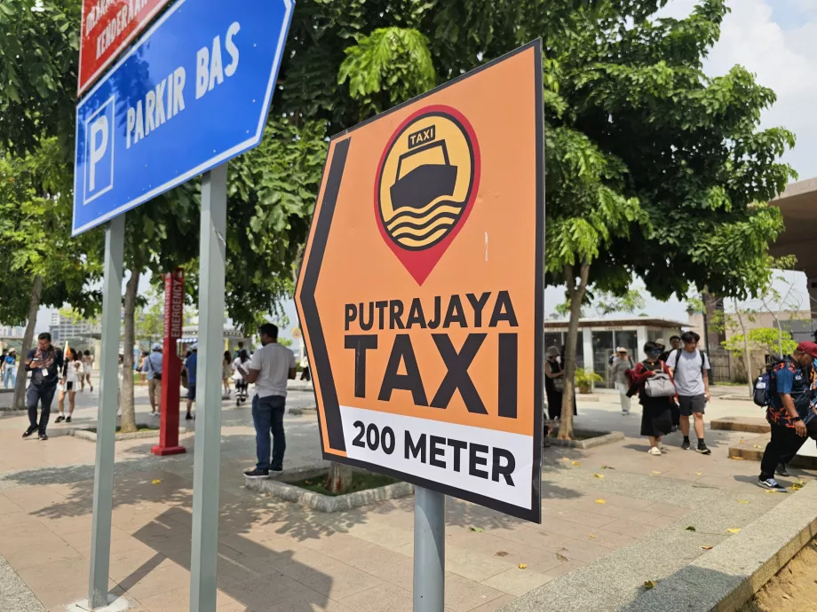 Rambu-rambu untuk Taksi Air