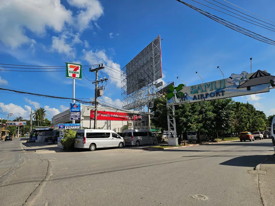 Mobil Bolt / Grab bisa berhenti di sini