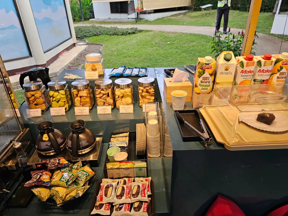 Minuman gratis dari maskapai penerbangan Scoot