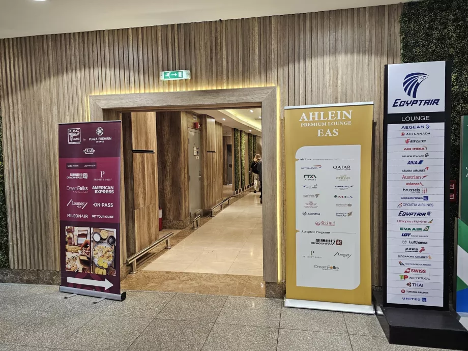 Akses ke Plaza Premium dan Ahlein Lounge