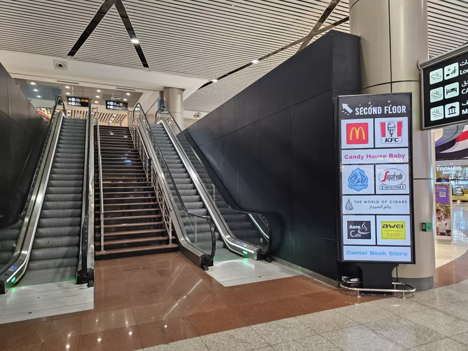 Pujasera, bagian transit, Terminal 2