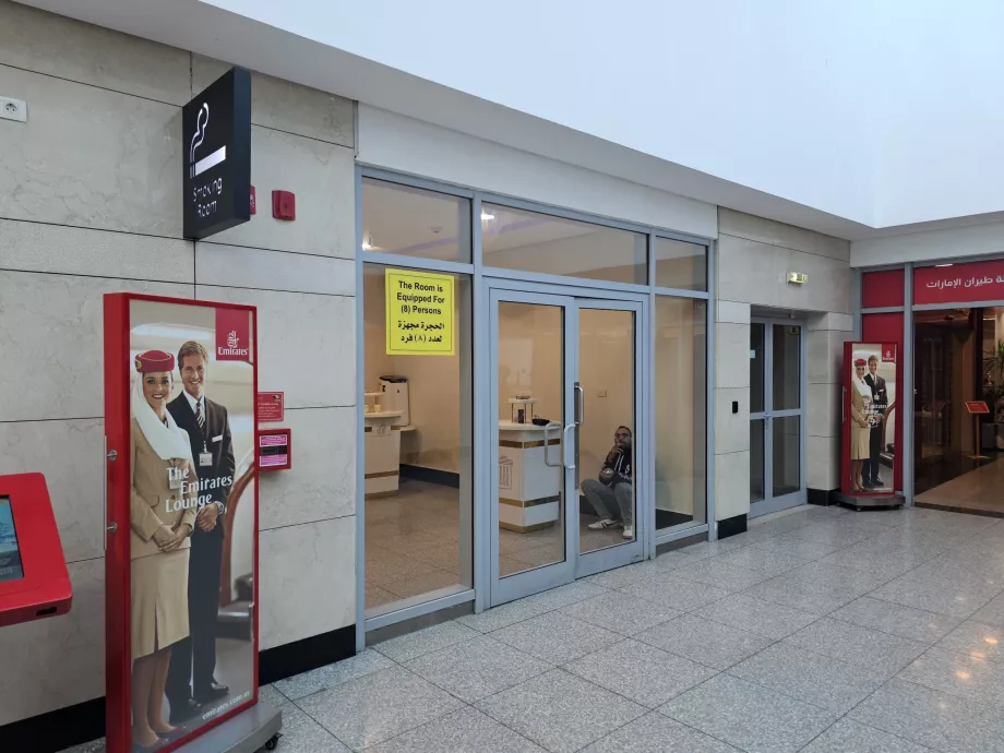 Ruang merokok, bagian transit, terminal 2