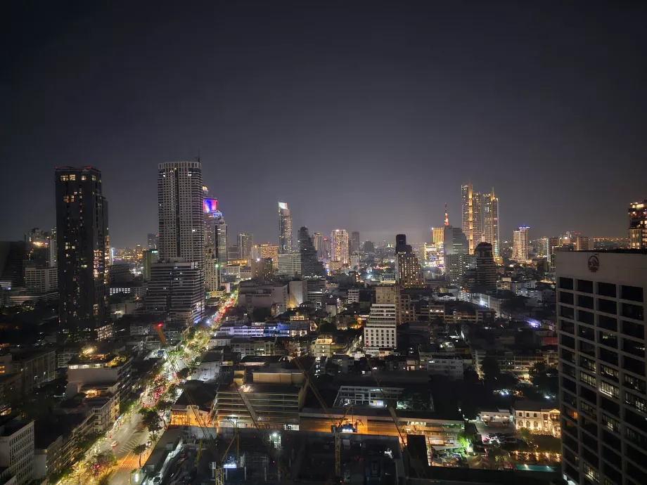 Pemandangan malam hari dari kamar