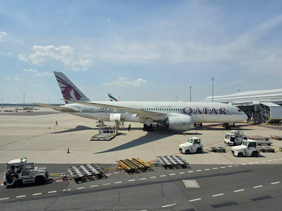 Boeing 787-8 kami