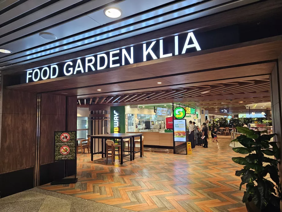 Food Court, Terminal 1, area publik