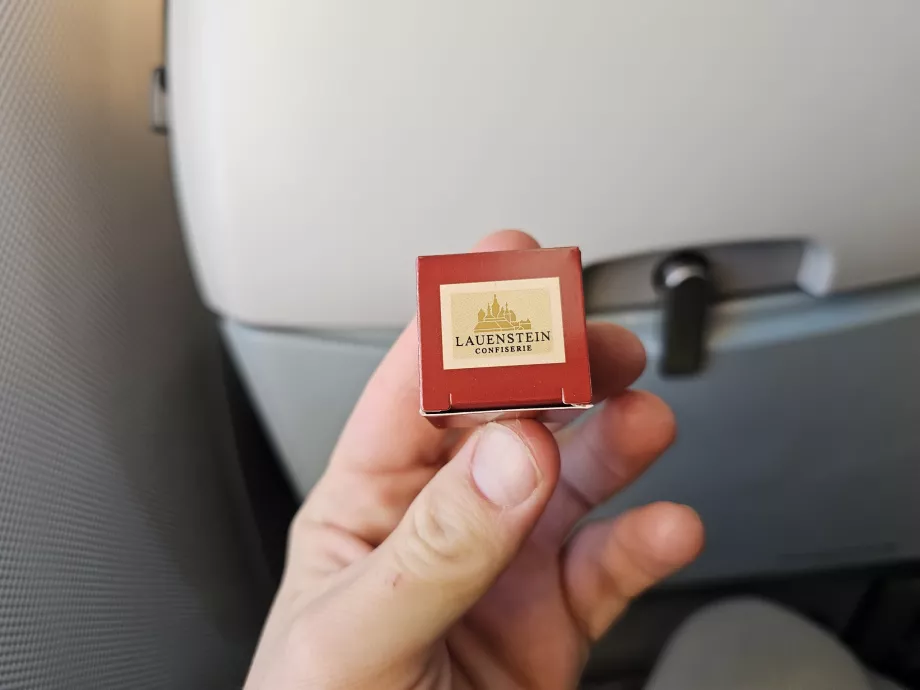 Cokelat praline sebelum mendarat