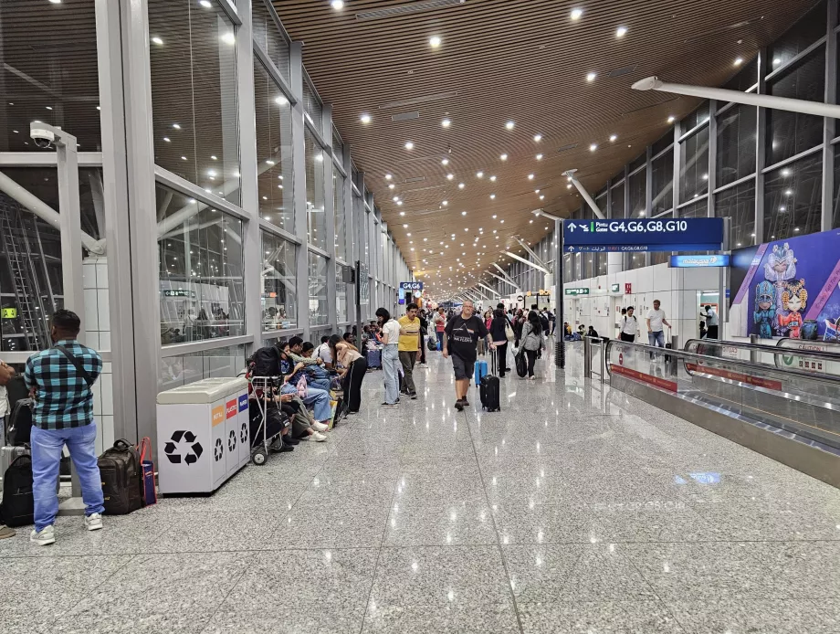 Area Gerbang, Terminal 1