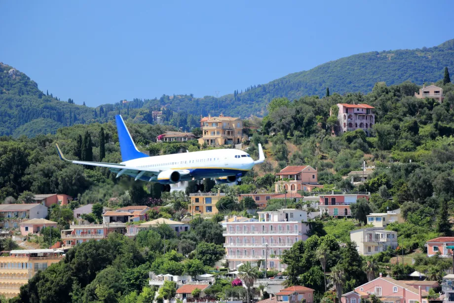 Pendekatan ke Bandara Corfu