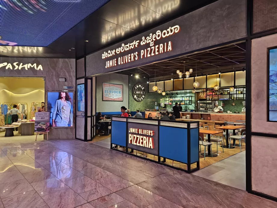 Jamie Oliver's Pizzeria, Terminal 2, Zona Transit