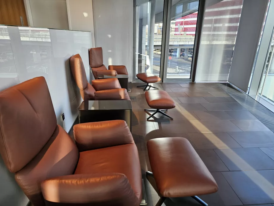 Lingkungan ruang tunggu - kursi yang nyaman