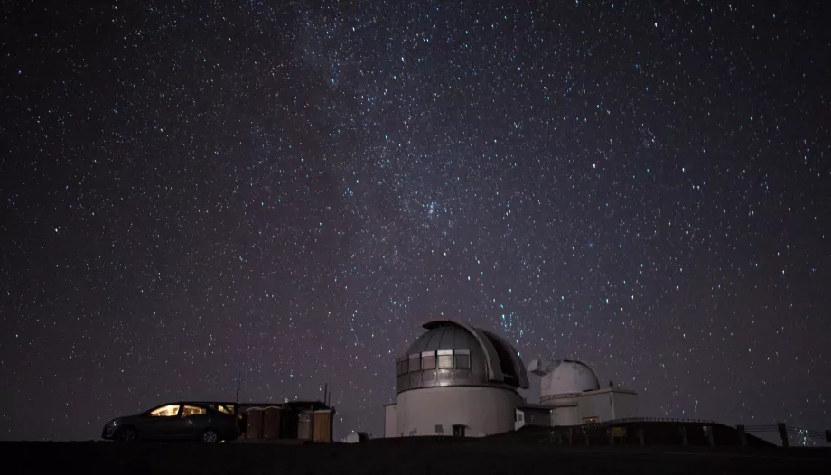 Langit malam di atas Mauna Kea