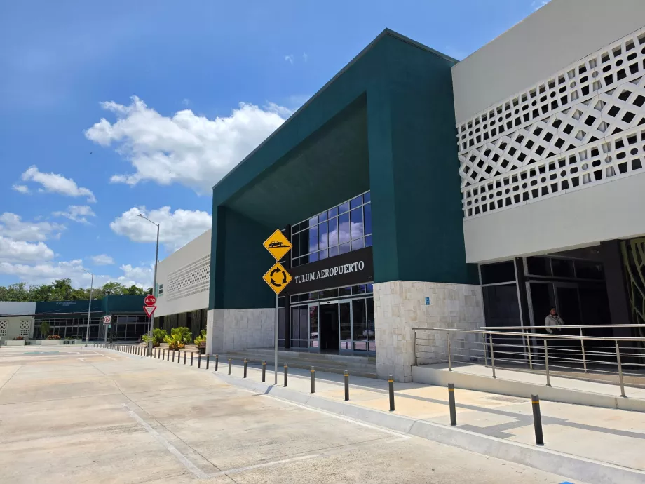 Stasiun Kereta Api Tulum Aeropuerto