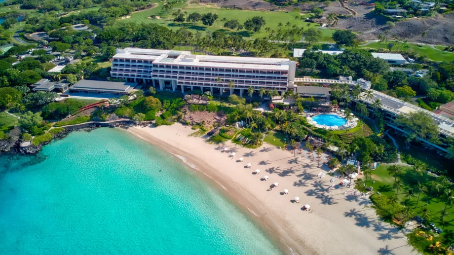 Resor di Pantai Mauna Kea