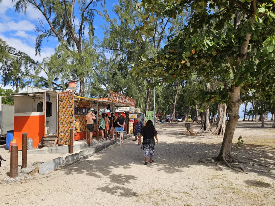 Kios-kios di pantai Flic en Flac