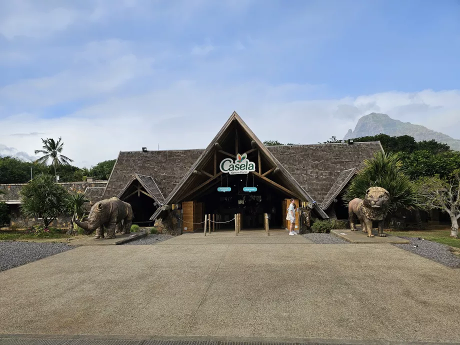 Kebun Binatang Casela