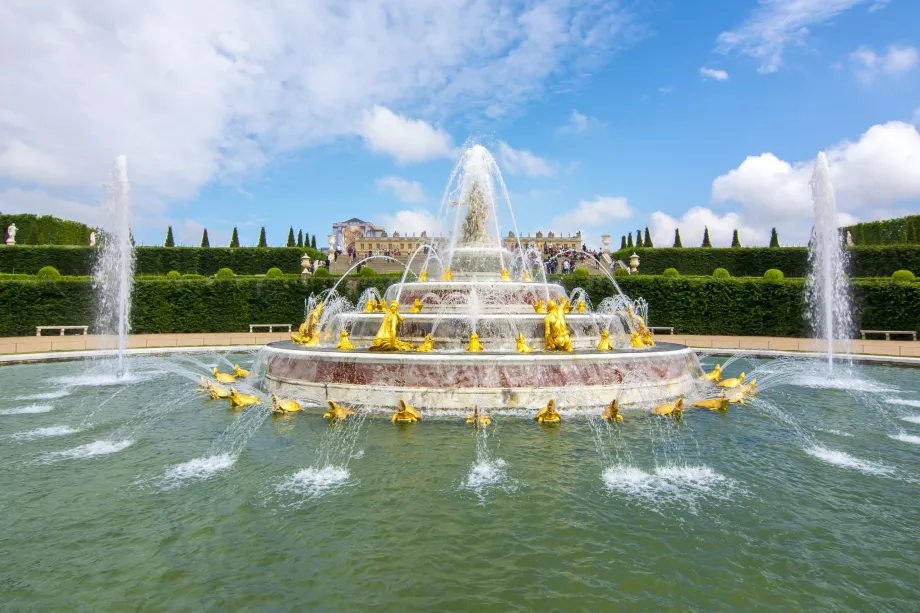 Air Mancur Latona di Versailles