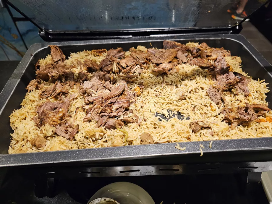 Makan malam, makanan hangat
