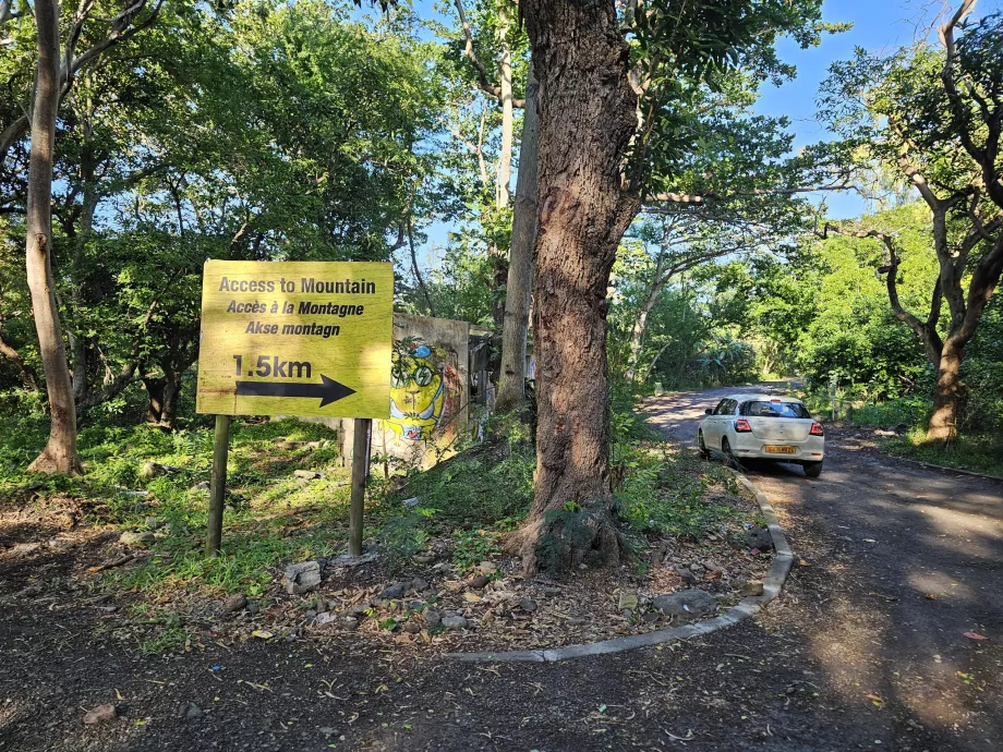 Le Morne, jalan akses untuk mobil