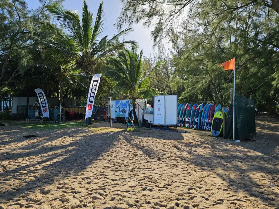 Sekolah selancar layang-layang di Pantai Le Morne
