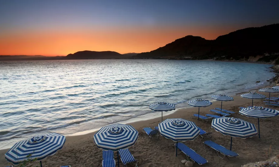 Pantai Pefkos