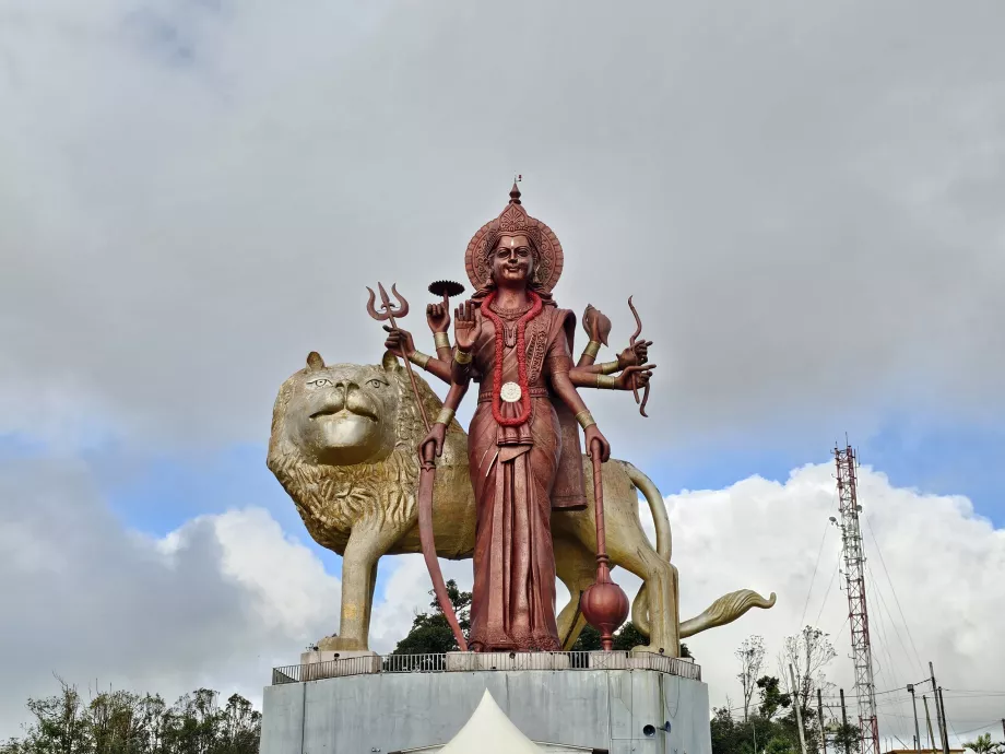 Patung-patung di Kuil Grand Bassin