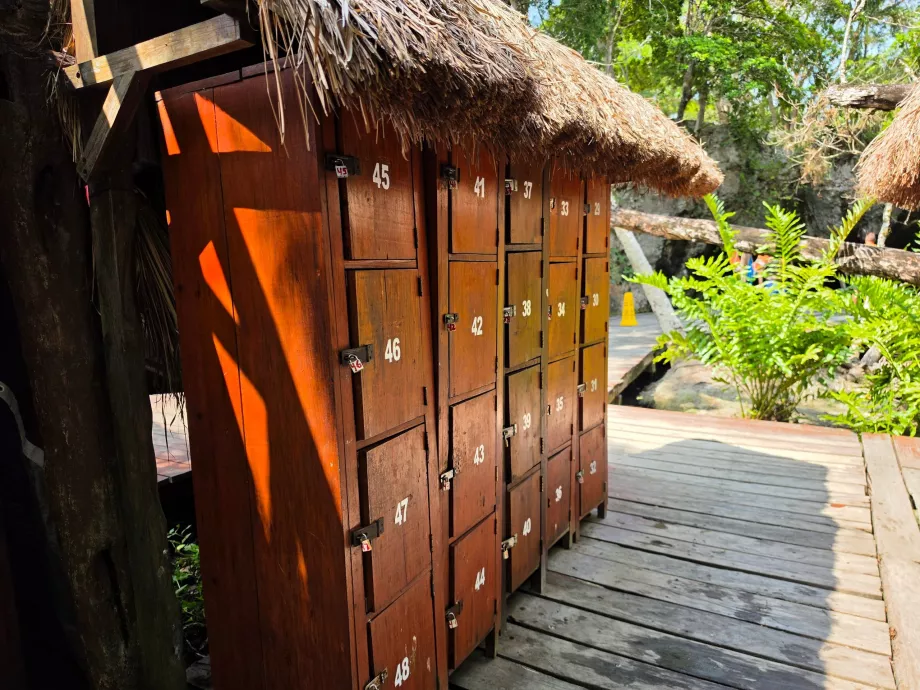 Tempat penyimpanan bagasi