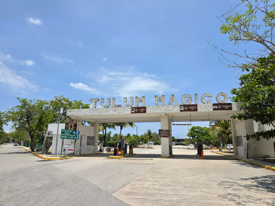 Situs Arkeologi Tulum, pintu masuk ke tempat parkir