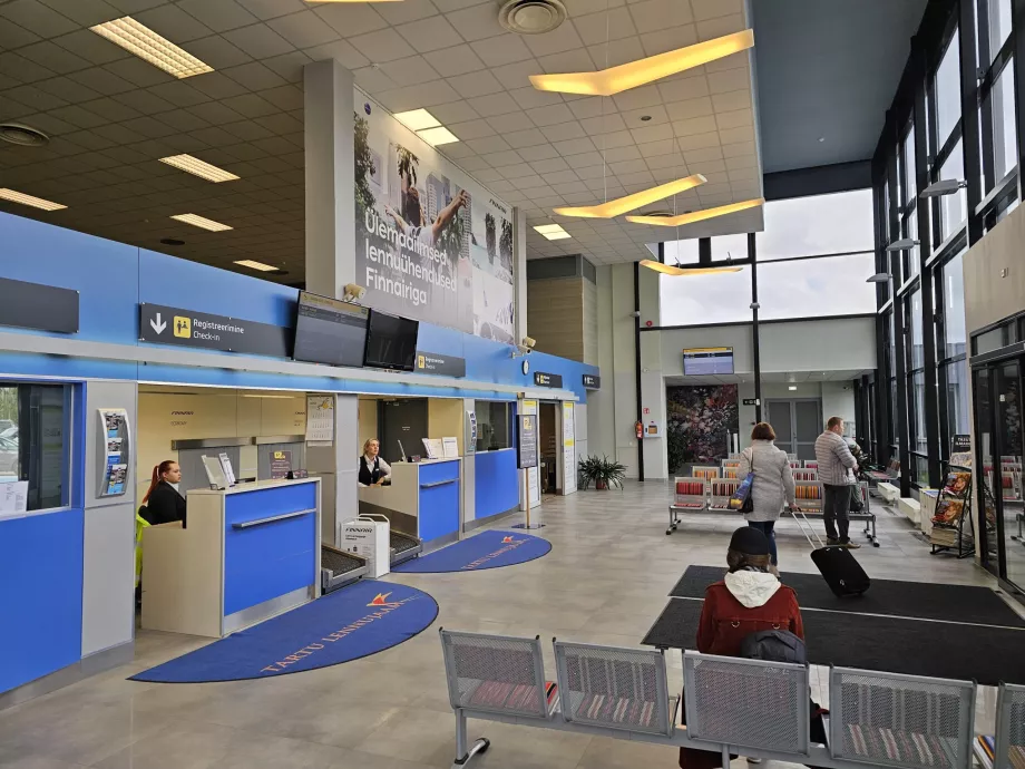 Aula check-in Bandara Tartu