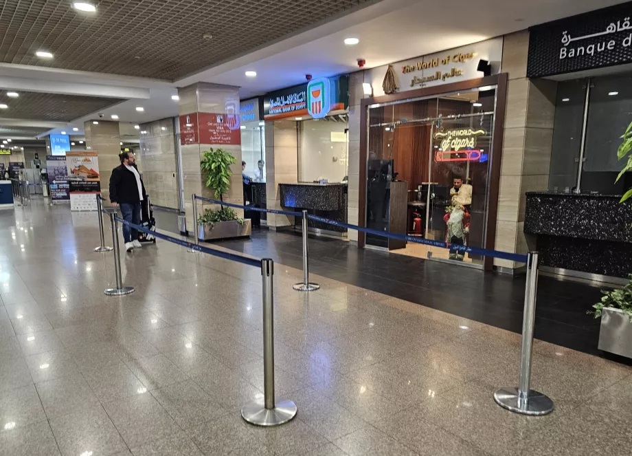 Hambatan bank untuk membeli visa Mesir