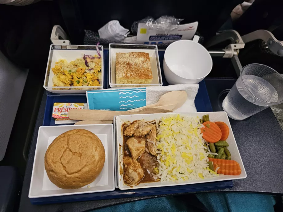 Makan malam di kelas ekonomi