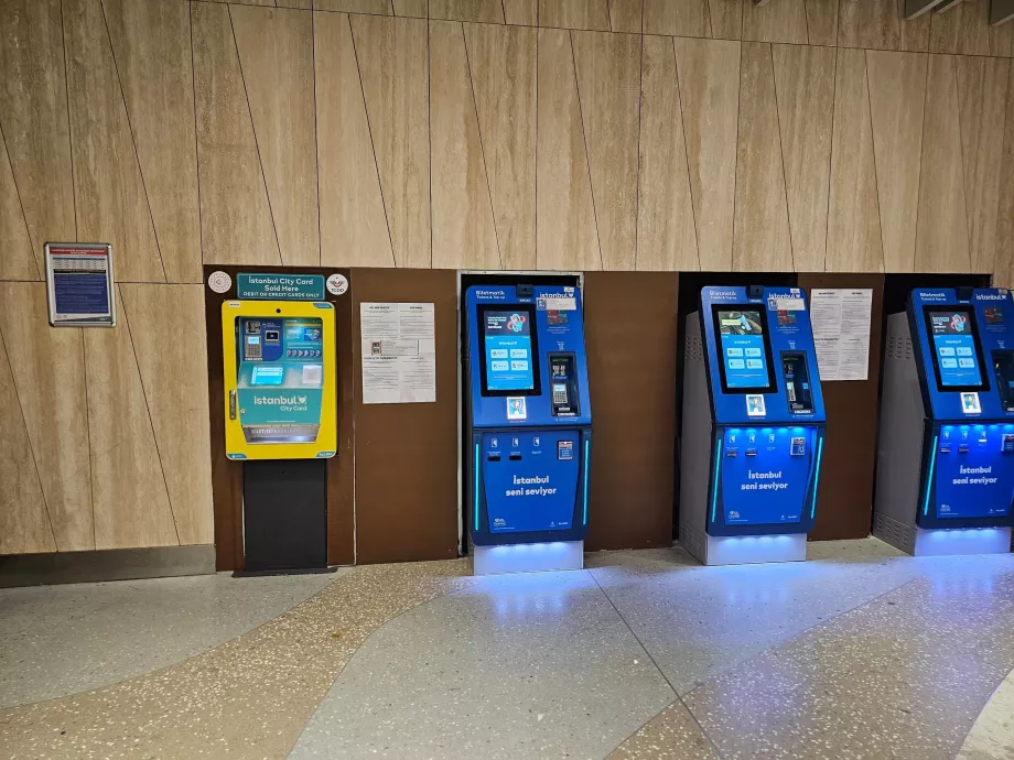 Mesin biru - Istanbulbulkart, kuning-pirus untuk Istanbul City Card