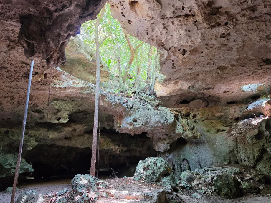 Gua Aktun Chen