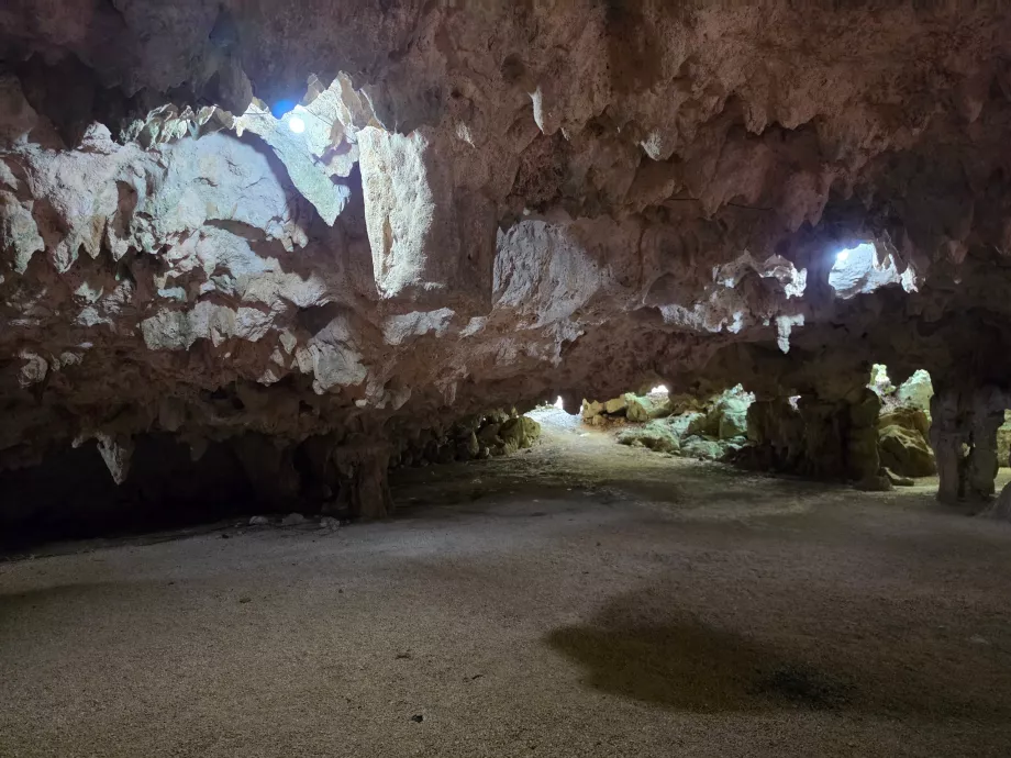 Gua Aktun Chen