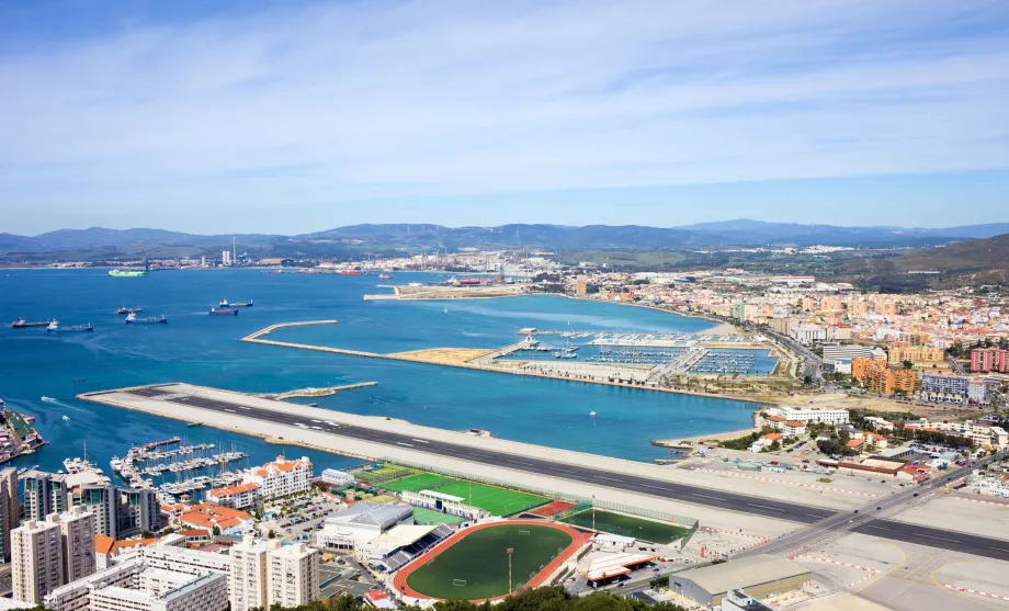 kedatangan melalui bandara Gibraltar