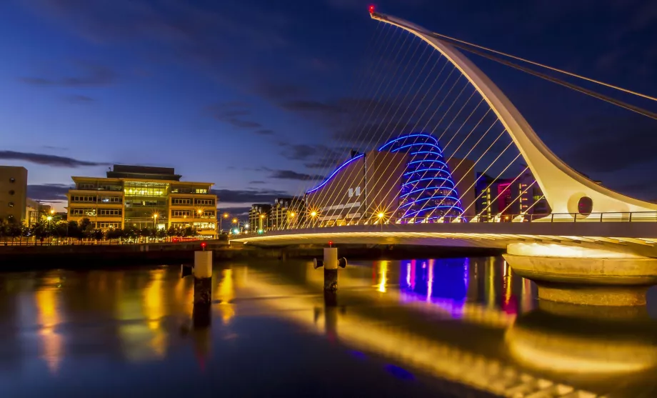 Jembatan Malam di Dublin