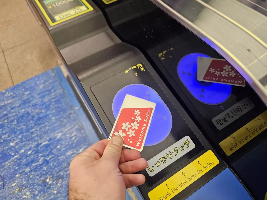 Menggunakan kartu Suica Anda