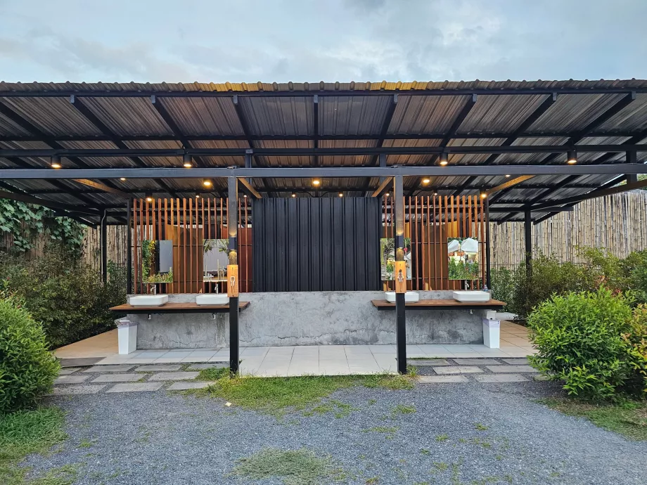 Pasar Freewave - toilet gratis