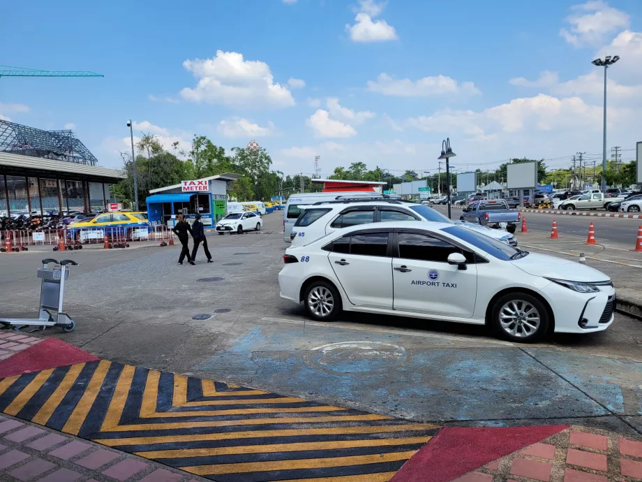 Taksi ke Bandara Chiang Mai