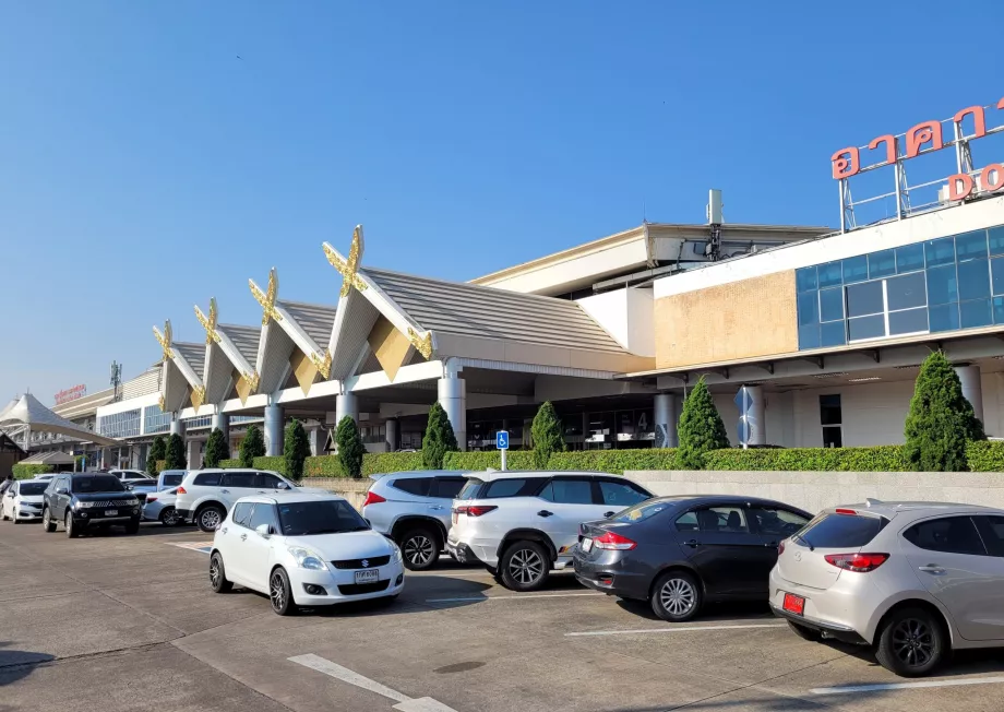 kedatangan melalui bandara Chiang Mai