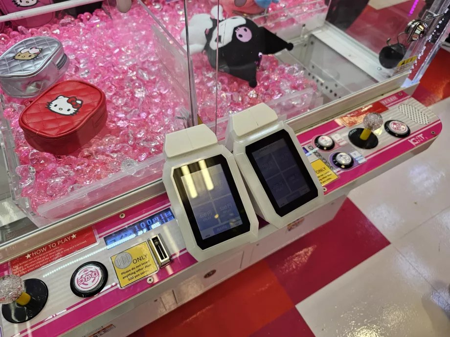 Akihabara, pembayaran dengan kartu di dalam ruang perjudian