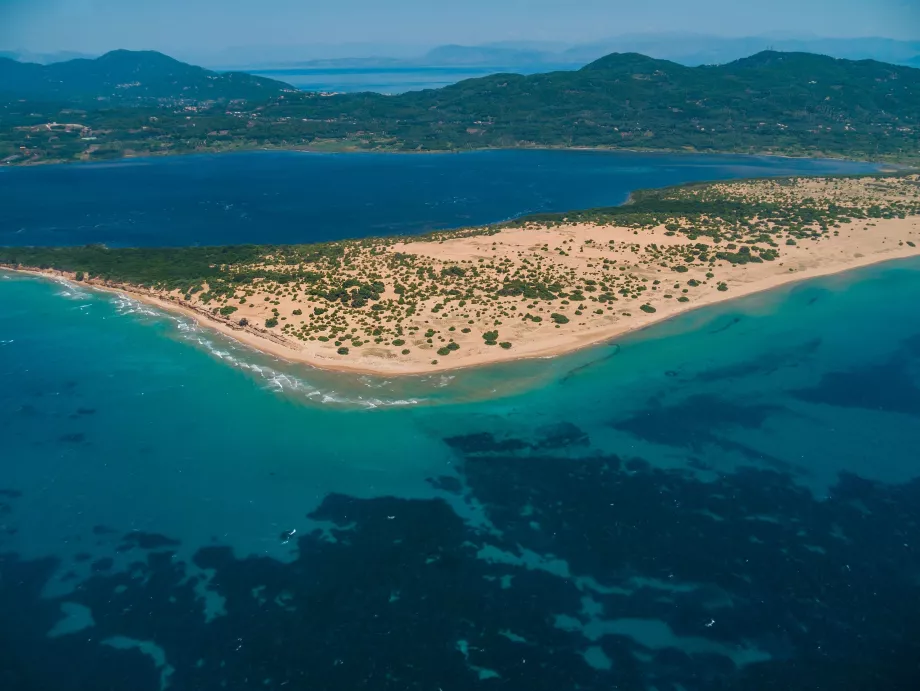 Pantai Chalikounas