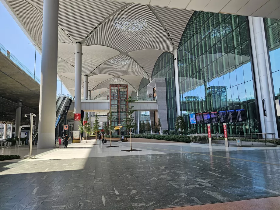 kedatangan melalui bandara Istanbul