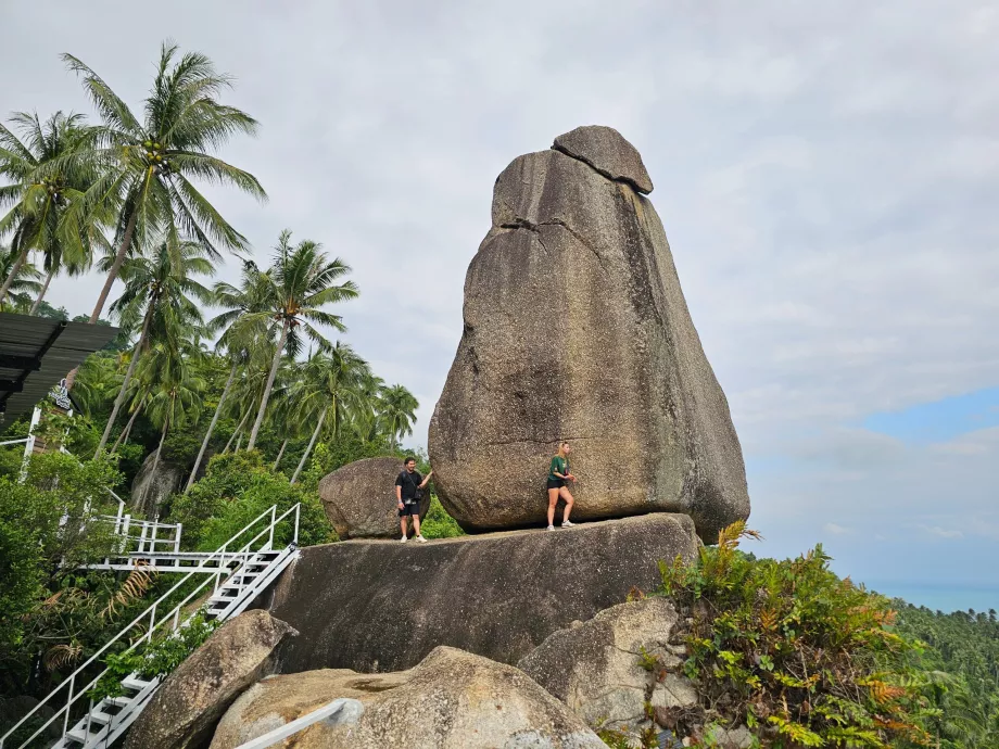 Batu Tumpang Tindih 1