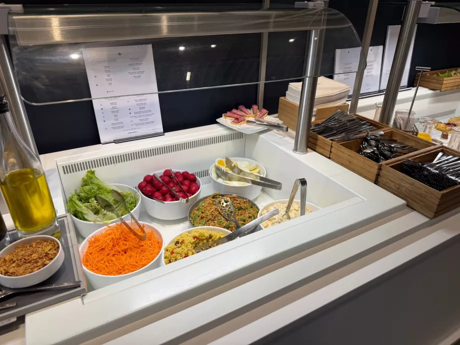 Makanan yang disajikan di lounge