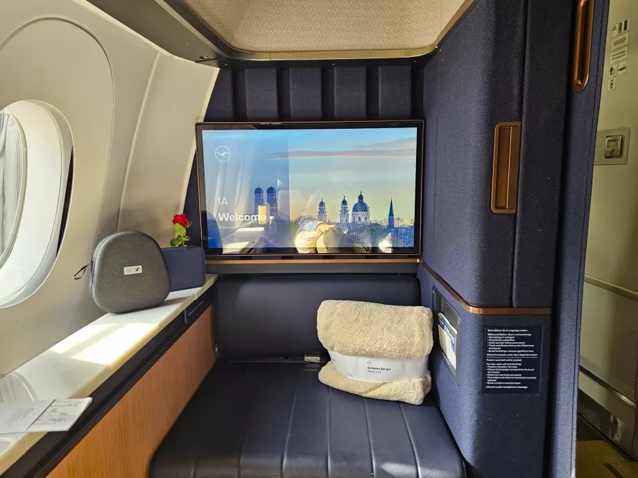 Kelas Utama Allegris, kursi 1A