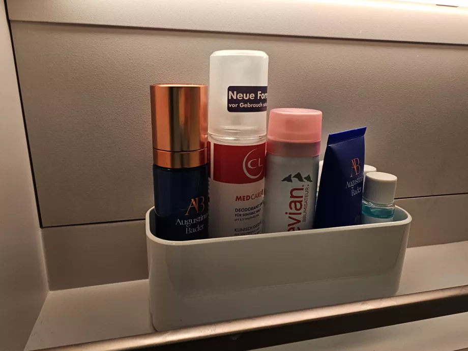 Toilet untuk penumpang Kelas Utama