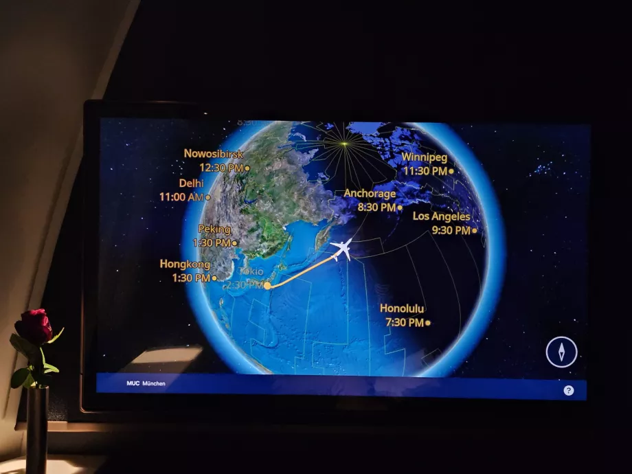 Peta penerbangan di atas Kutub Utara