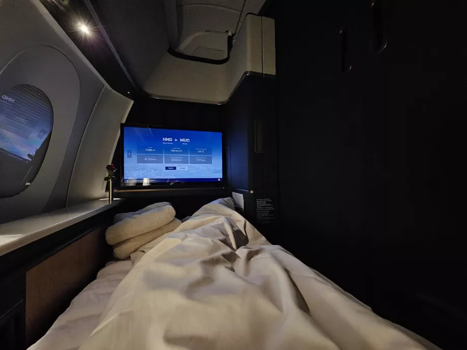 Sofa dilipat menjadi tempat tidur