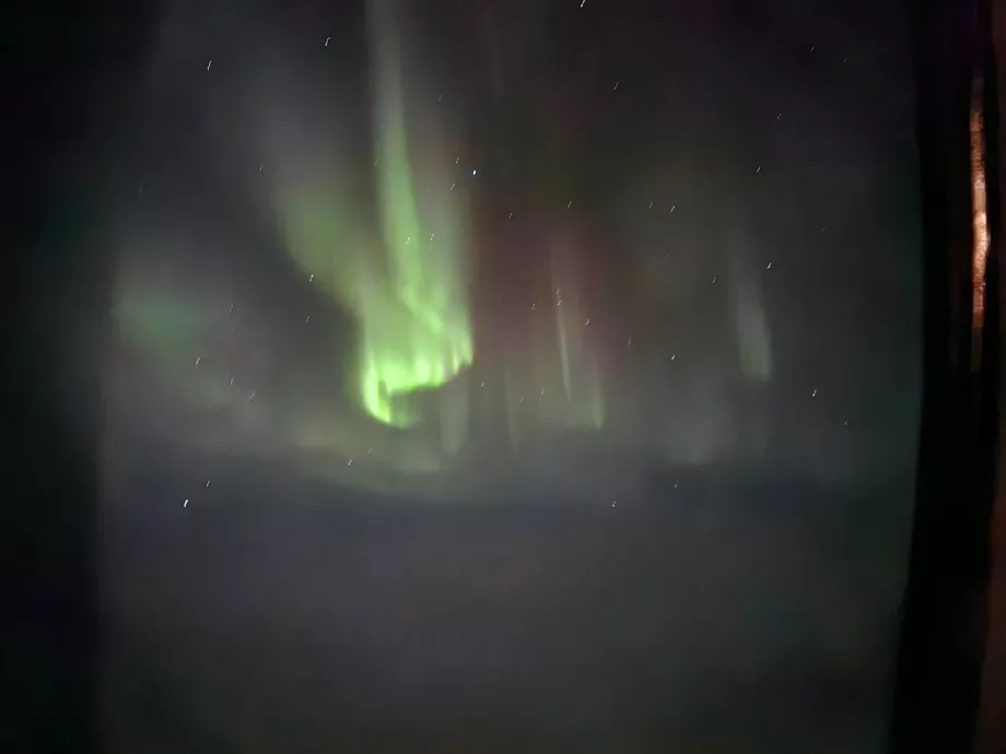 Aurora borealis dalam penerbangan